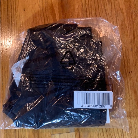 NWT women In Control black leggings - Picture 6 of 6